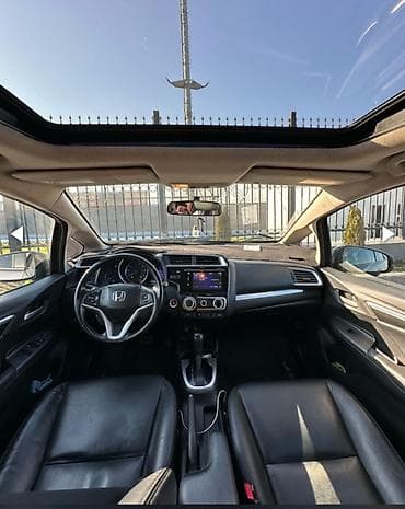 subaru legacy 2018: Honda Fit: 2015 г., 1.5 л, Вариатор, Бензин, Хэтчбэк — 3