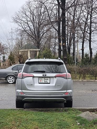 продаю форанер: Toyota RAV4: 2018 г., 2.5 л, Автомат, Бензин, Кроссовер — 5