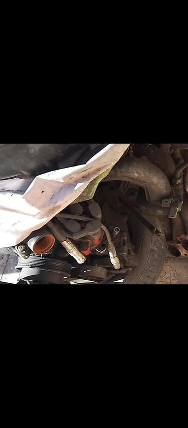 Детали двигателя и моторы в сборе: Бензиновый мотор Mercedes-Benz 1995 г., 2.3 л — 3