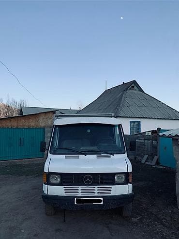 2 куб: Грузовик, Mercedes-Benz, Дубль, Новый — 2
