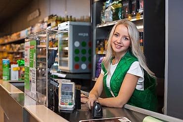 В продуктовый магазин требуется Повар,кассир Желательно девушки от 18