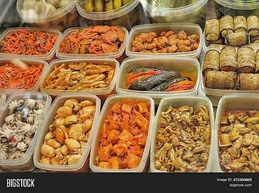 Аренда павильонов: Торговое место, Отдельностоящий магазин, 10 м² Действующий, Без оборудования, С ремонтом, 1 линия, Кондиционер, Видеонаблюдение и сигнализация — 1