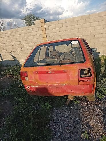 Унаа: Nissan Март: 1990 г., Хетчбек — 3