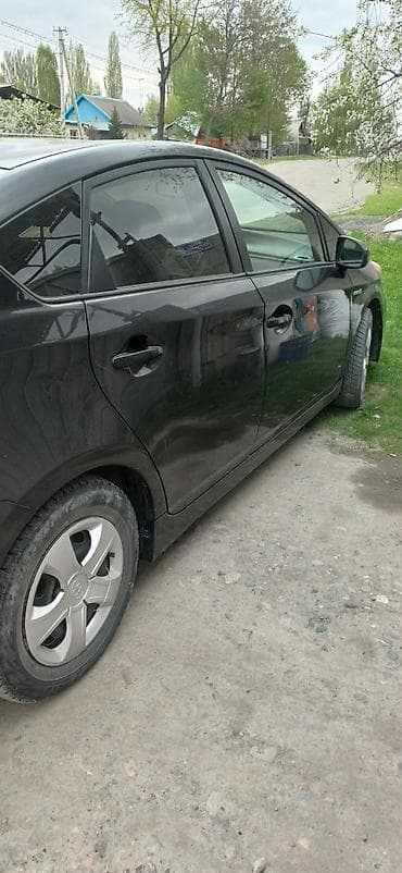 ravon r4: Toyota Prius: 2015 г., 1.8 л, Робот, Гибрид, Хэтчбэк — 1