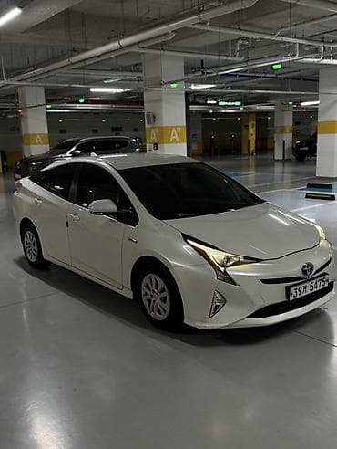 Toyota Prius: 2017 г., 1.5 л, Вариатор, Гибрид, Лифтбек