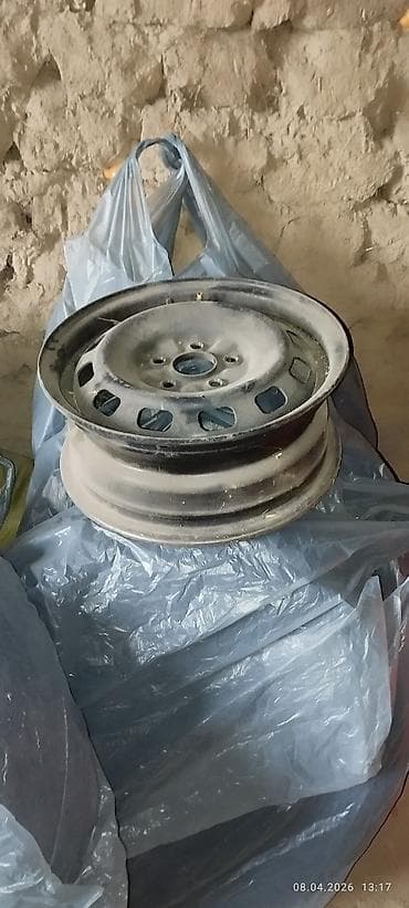 Железные Диски R 14 отверстий - 5 at lalafo.kg Железные Диски R 14 отверстий - 5