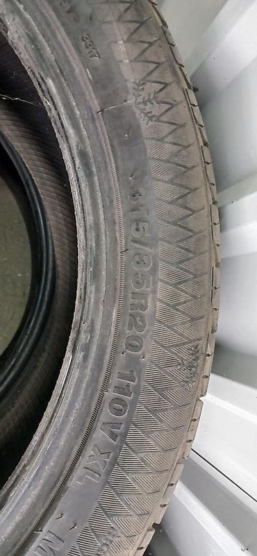 Транспорт: Зима 4 штуки разна широкий 275/40R20 315/35R20 — 3
