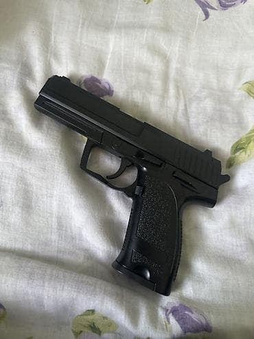 Металлический игрушечный пистолет H&K USP (6 мм, с пульками)