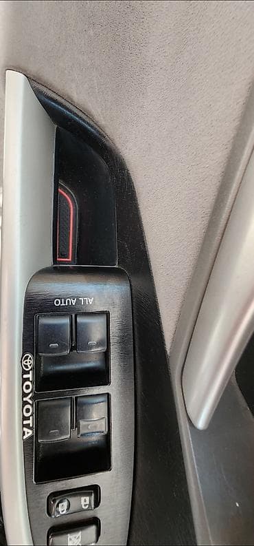 Toyota Prius: 2015 г., Автомат, Гибрид, Лифтбек — 10