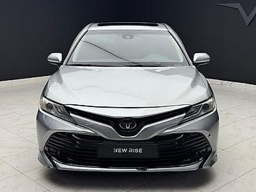 Toyota Camry: 2018 г., 2.5 л, Автомат, Бензин, Седан