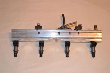 напольные вазы: Honda F22 Рампа с форсунками, Хонда F22 Топливная рампа с форсунками — 1