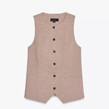 Желеттер, жеңсиз күрмөлөр: Приталенный жилет от Zara .Оргинал. Цена 3000 сом. Размер Xs-S.Новый — 2