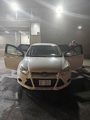 Ford Focus: 2013 г., 1.6 л, Механика, Бензин, Универсал