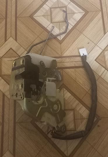 mazda 5: Центральный замок Mazda 2002 г., Б/у, Оригинал — 2