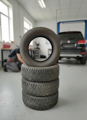 215 70 16 зимняя резина на ниву: Шины 225 / 65 / R 17, Зима, Б/у, Комплект, Легковые, Япония — 1