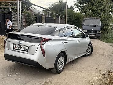 8: Toyota Prius: 2016 г., 1.8 л, Вариатор, Гибрид, Хэтчбэк — 4