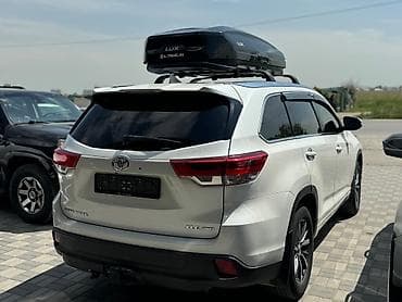 2 8: Toyota Highlander: 2018 г., 3.5 л, Автомат, Бензин, Внедорожник — 4