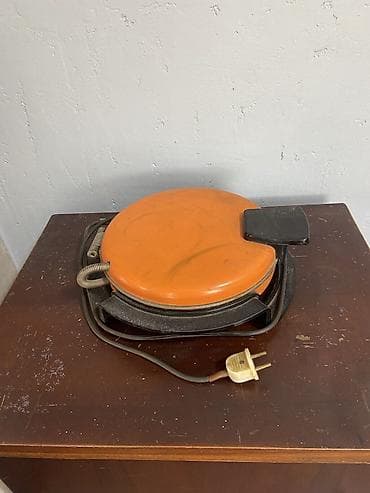 сэндвич тостер: Электрическая вафельница/сэндвич-пресс ретро - Компактный прибор с — 1