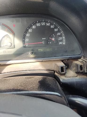 Детали салона: Щиток приборов Toyota 2005 г., Оригинал, Япония — 5