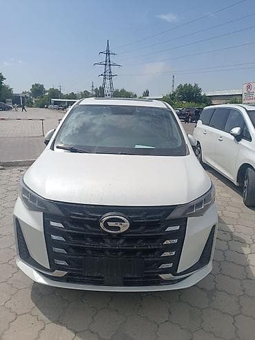 GAC: GAC (Trumpchi) минивэн, белый цвет кузова. Основные особенности: - — 1