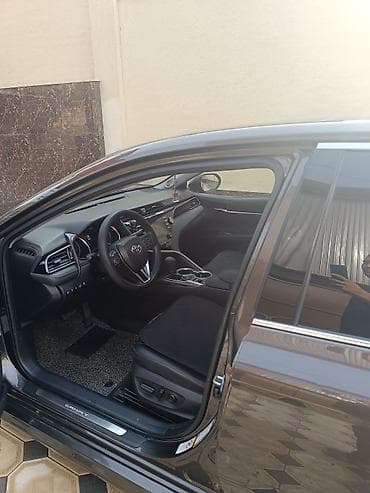 volvo volva: Toyota Camry: 2018 г., Автомат, Гибрид, Седан — 2