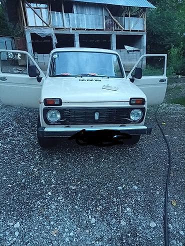 ВАЗ (ЛАДА) 2121 (4x4): 1990 г., 0.6 л, Механика, Бензин, Внедорожник at lalafo.kg ВАЗ (ЛАДА) 2121 (4x4): 1990 г., 0.6 л, Механика, Бензин, Внедорожник
