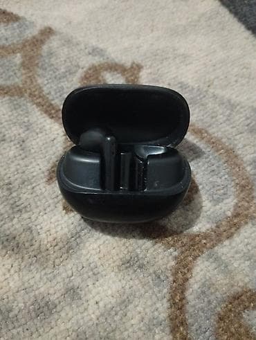 airdots 3 pro: Беспроводные наушники-вкладыши с зарядным кейсом (цвет: чёрный). - — 1