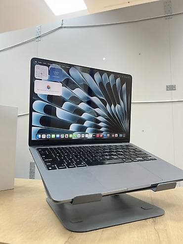 MacBook Air M3 (2024) Чип: M3 Air Ram: 8 gb Память: 256 gb Гарантия