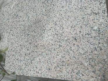 Гранитная плита (розово‑серый мелкозернистый гранит) - Материал