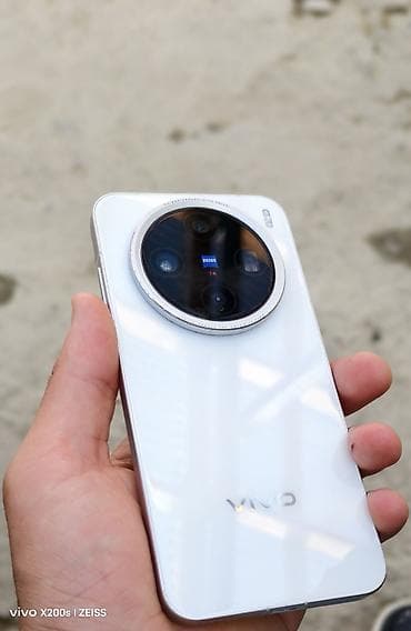 монитор 35 дюймов: Vivo X200, Б/у, 512 ГБ, цвет - Белый, 2 SIM — 1