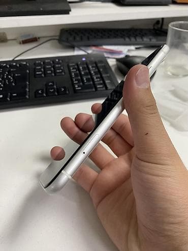 a 13: IPhone Xr, 64 ГБ, Белый — 3