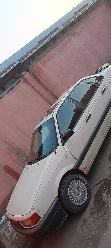 Volkswagen: Volkswagen Passat: 1989 г., 1.8 л, Механика, Бензин, Седан — 1