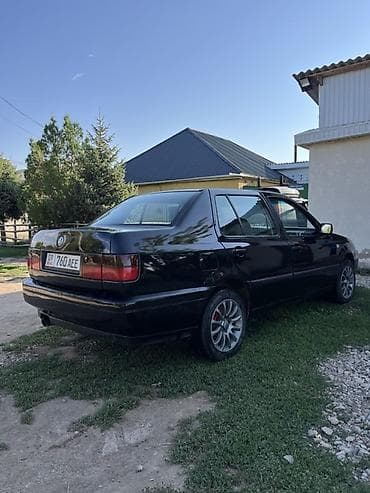 Унаа: Volkswagen Vento: 1993 г., 1.8 л, Кол менен иштөөчү, Бензин, Седан — 4
