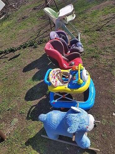 обувь для садика: Детские товары комплектом: - Стульчик для кормления на колесиках — 1