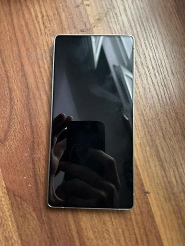 со стилусом: Samsung Galaxy S25 Ultra, бежевый (Cream) (12/256 гб) Состояние — 2