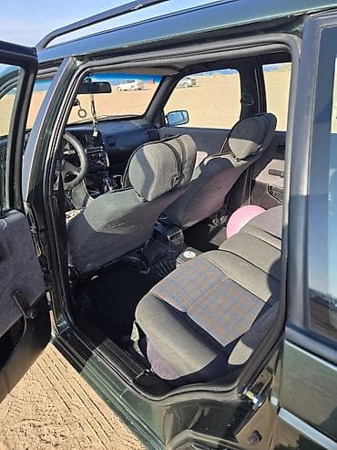 авто для такси: Volkswagen Passat: 1992 г., 2 л, Механика, Бензин, Универсал — 5