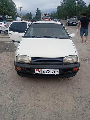 Унаа сатуу: Volkswagen Golf: 1993 г., 1.8 л, Кол менен иштөөчү, Бензин, Хетчбек — 4