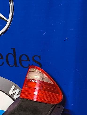 задние плафоны 210: Задний правый стоп-сигнал Mercedes-Benz 2000 г., Б/у, Оригинал, Япония — 1
