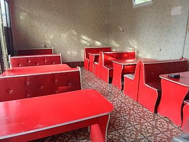 Эмерек: Кафе үчүн үстөл жана отургуч, Колдонулган, Өзү алып кетүү — 3