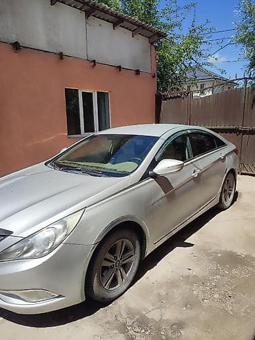 forester 2004: Hyundai Sonata: 2014 г., Седан — 10