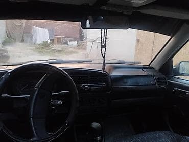 vin code: Volkswagen Vento: 1993 г., 1.8 л, Механика, Бензин, Седан — 7