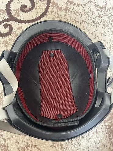 Лыжи: Защитный шлем черного цвета - Назначение: универсальный защитный шлем — 1