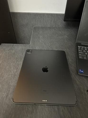 Планшеты: Планшет, Apple, память 256 ГБ, 12" - 13", Wi-Fi, Б/у, Классический цвет - Серый — 1