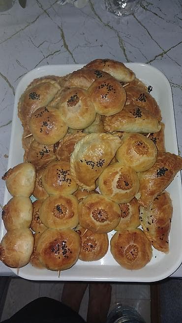 тандырные лепешки: Домашняя выпечка ассорти: самса и пирожки - Разнообразная домашняя — 1
