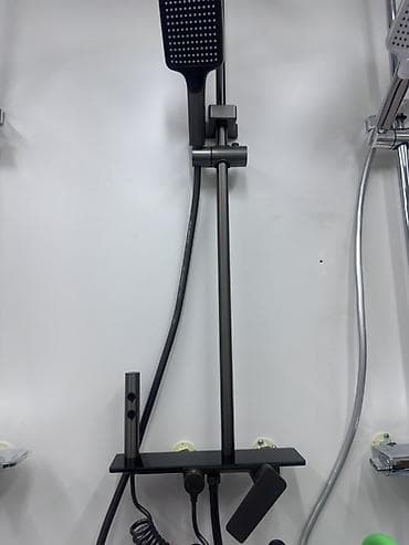 Душевые наборы: Душевой комплект с верхней штангой и полкой - Современная душевая — 1