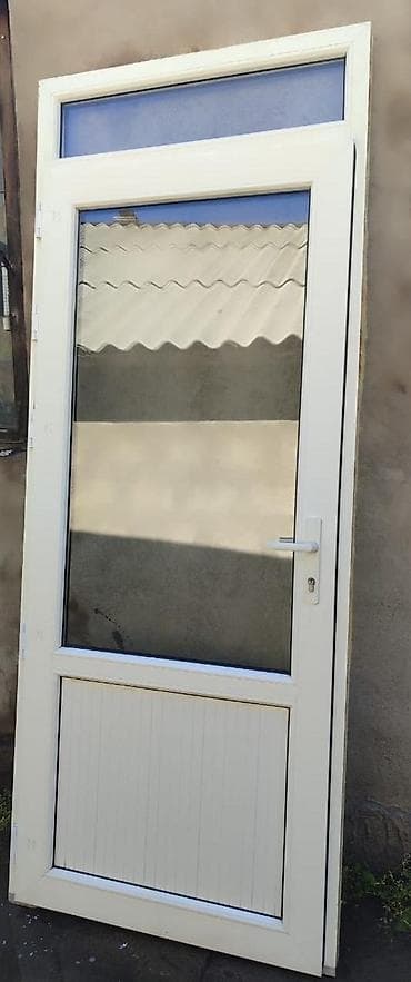 Продаю металл пластиковую дверь . Производства Турция. Размер