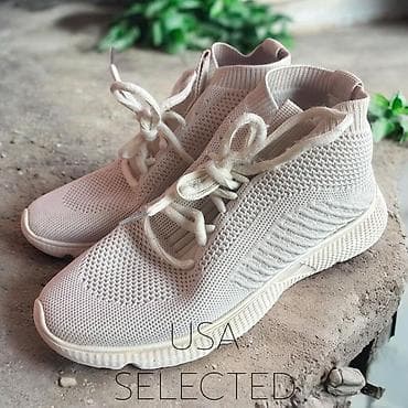 купить шлепанцы женские: Кроссовки, 36, Б/у, цвет - Бежевый, Самовывоз, Платная доставка — 1