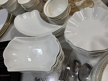 Кухонные принадлежности: Большой набор посуды и столовых приборов для сервировки Состав (по — 3