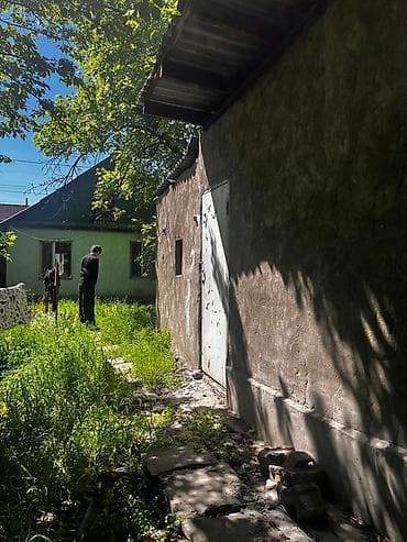 продается сад: Небольшой садовый домик с печным отоплением, сдается в аренду, с — 8