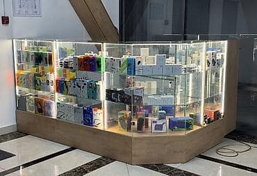 Соода жабдуулары: Срочно продаю ветрины с местом хорошая локация ! Аренда всего 8000 т — 3